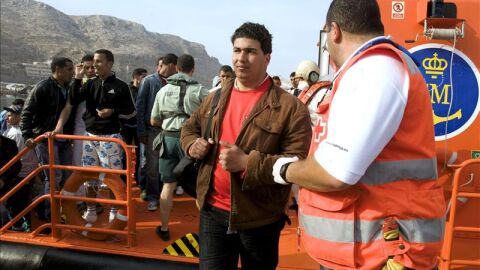 Rescatados 59 inmigrantes de tres pateras frente a las costas de Almer&iacute;a