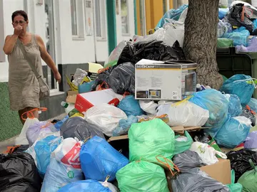 Empieza la recogida de la basura en Barbate tras una huelga de tres días Empieza la recogida de la basura en Barbate tras una huelga de tres días