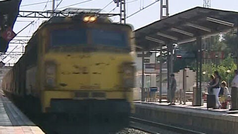 Una mujer abandona a su beb&eacute; en el tren