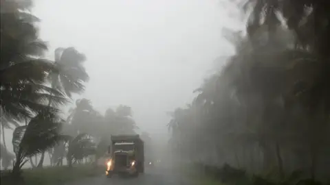 El huracán Irene deja a un millón de personas sin electricidad El huracán Irene deja a un millón de personas sin electricidad