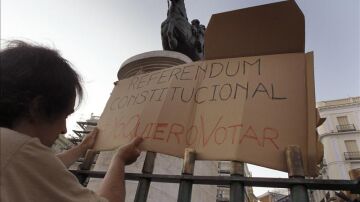 Pancarta a favor del referéndum constitucional