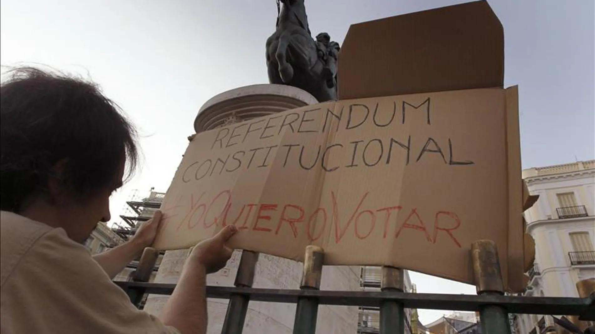 Pancarta a favor del referéndum constitucional Pancarta a favor del referéndum constitucional