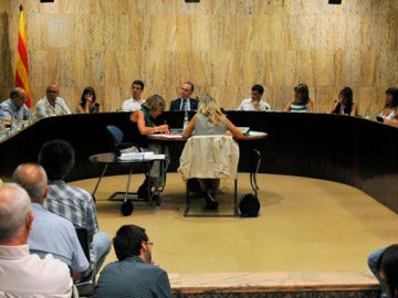 Pleno extraordinario en el que se aprobó la suspensión de licencias Pleno extraordinario en el que se aprobó la suspensión de licencias