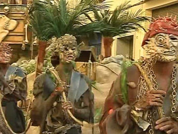 Los Moros y Cristianos toman Ontinyent, en Valencia Los Moros y Cristianos toman Ontinyent, en Valencia