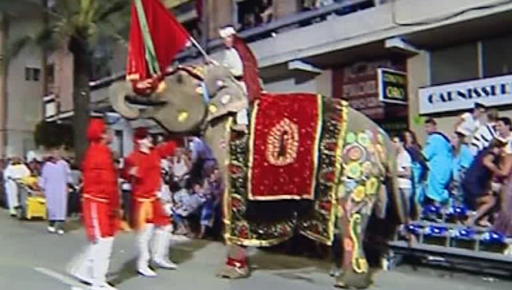 Un elefante causa momentos de tensión en Ontiyent