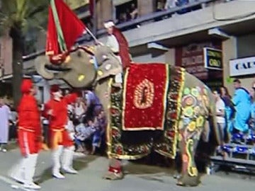 Un elefante causa momentos de tensión en Ontiyent