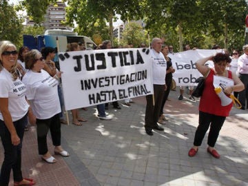 Protestas ante la Audiencia Provincial de Madrid por el archivo de denuncias de bebés robados Protestas ante la Audiencia Provincial de Madrid por el archivo de denuncias de bebés robados