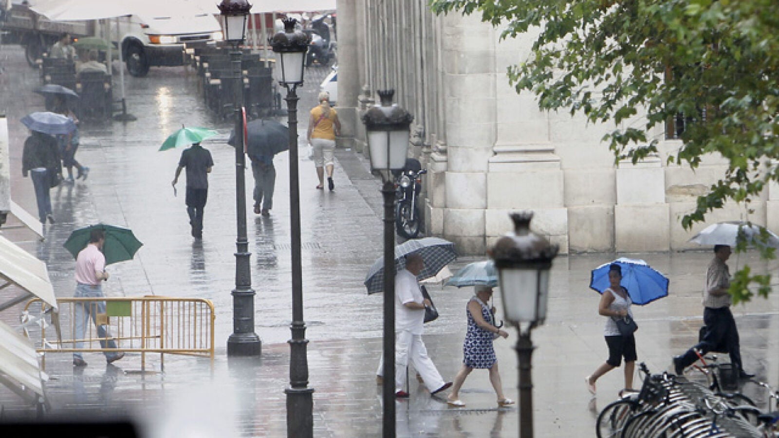 Un total de 20 provincias están en alerta por chubascos y tormentas