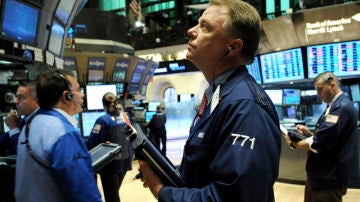 Wall Street cierra en números rojos
