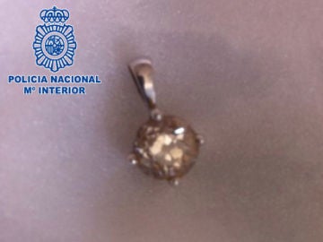 Detenido un hombre que se tragó un diamante robado para evitar ser descubierto