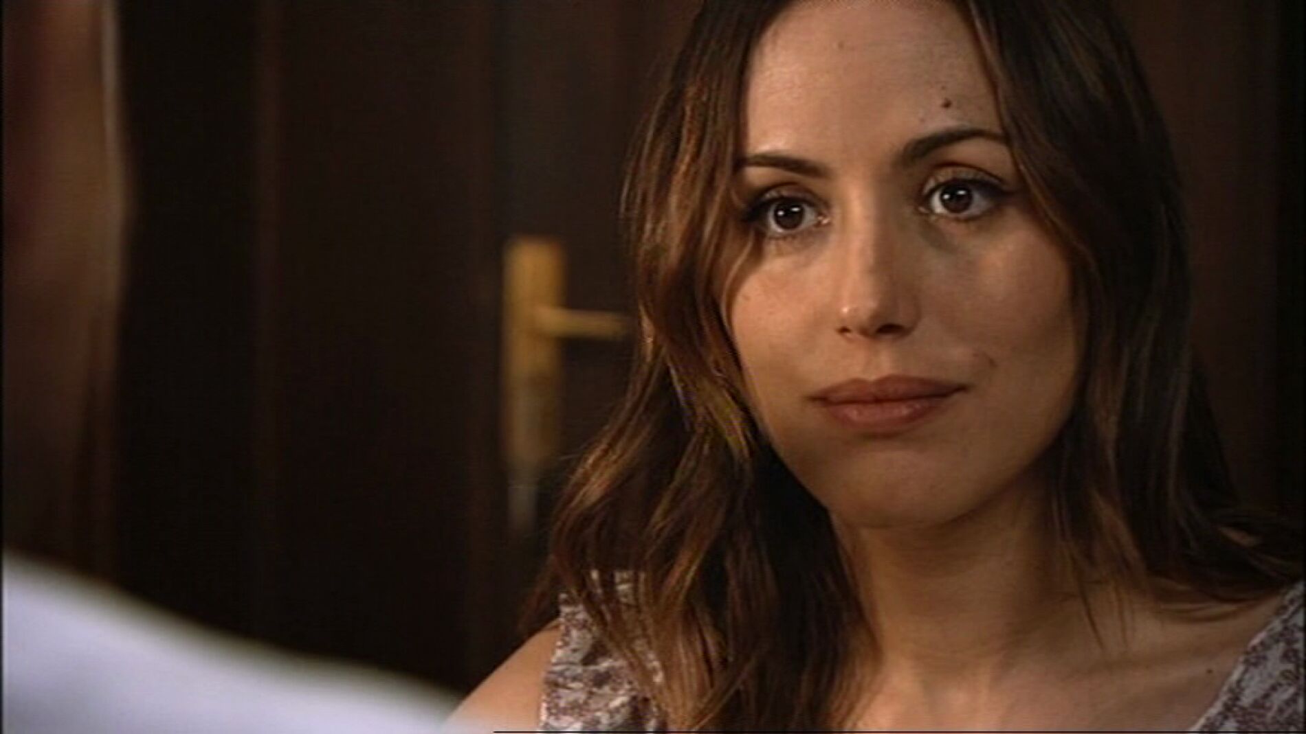 Julia mira al capit&aacute;n con otros ojos