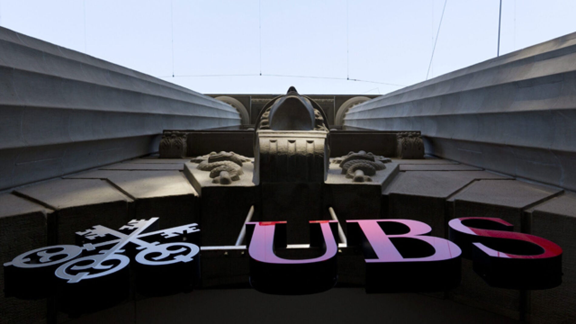 Logo del banco suizo UBS en Zurich