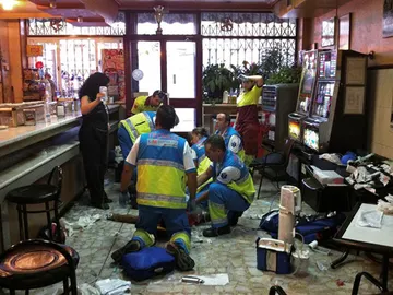 Fallece un joven en una pelea entre peñas en Sevilla la Nueva Fallece un joven en una pelea entre peñas en Sevilla la Nueva