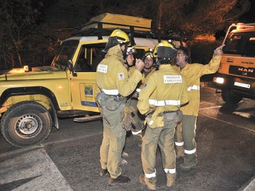 Efectivos en el incendio de Ibiza