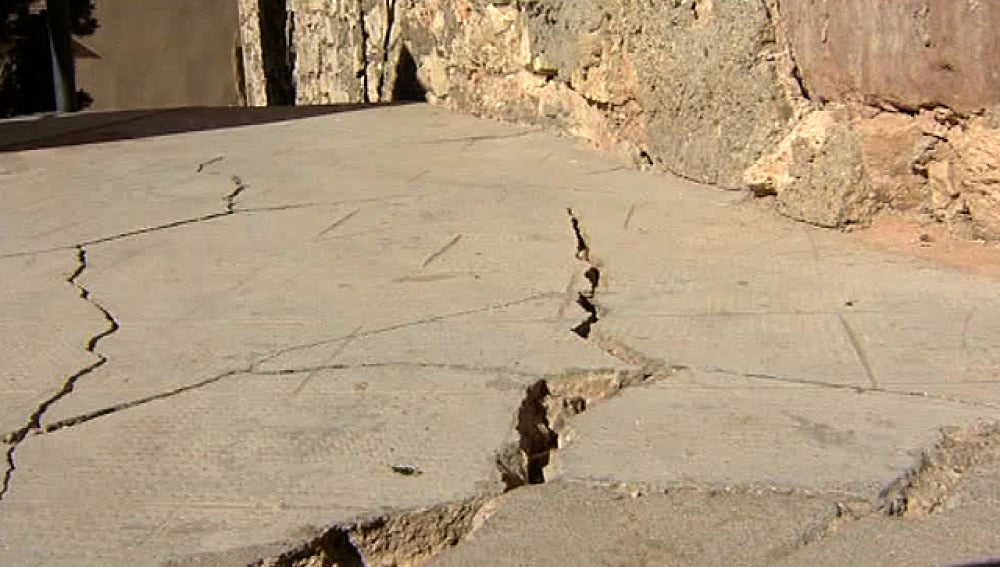 Una grieta divide un pueblo de Tarragona desde hace un año