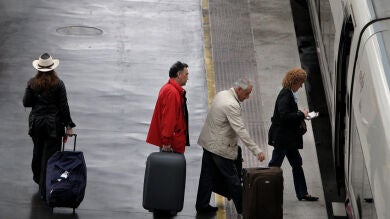 Viajar en AVE presentando el billete en el móvil