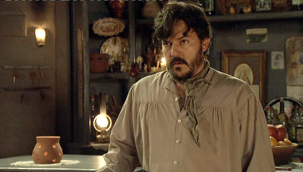 Miguel Hermoso es Conrado Mendoza