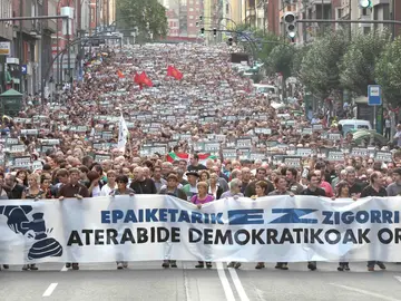 Otegi advierte de que hay una "agenda" que busca "impedir la paz" Otegi advierte de que hay una "agenda" que busca "impedir la paz"