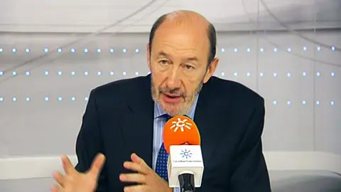 Rubalcaba en rueda de prensa Rubalcaba en rueda de prensa