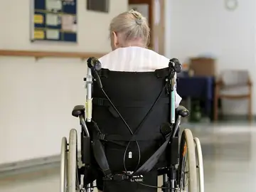 Denuncian a un geriátrico de Avilés por dejar solos a los ancianos por la noche Denuncian a un geriátrico de Avilés por dejar solos a los ancianos por la noche