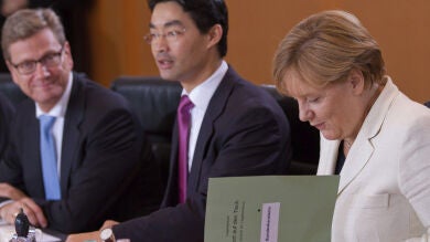 Merkel reitera su rechazo a la colectivización de la deuda en la UE