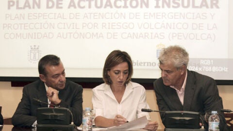 Paulino Rivero, Carme Chac&oacute;n y Alpidio Armas 