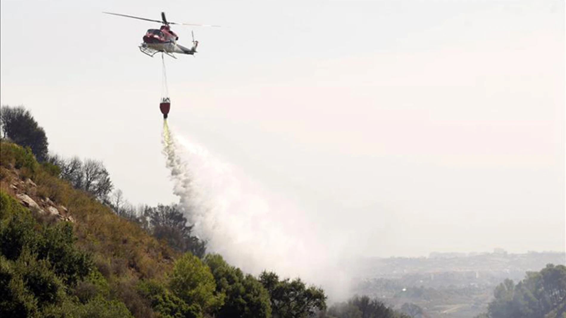 Un muerto en el choque de dos helicópteros contra incendios en Albacete Un muerto en el choque de dos helicópteros contra incendios en Albacete