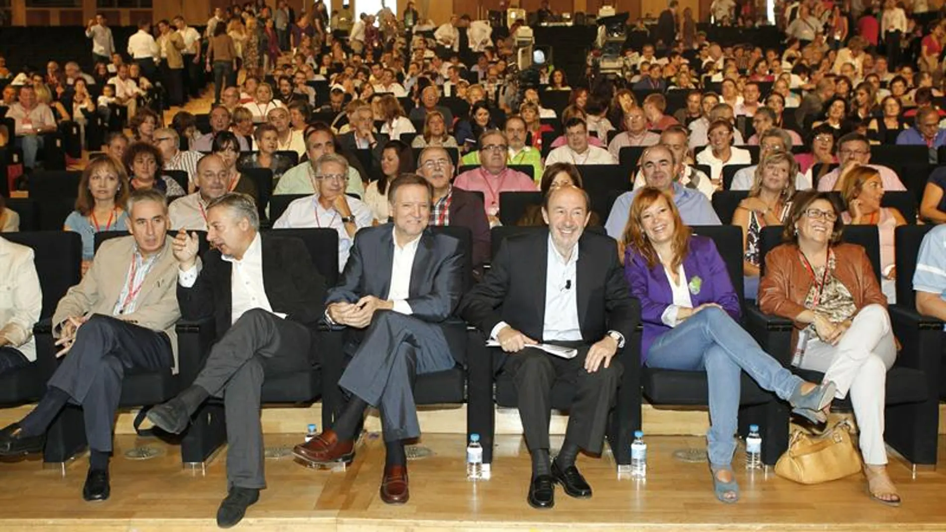 Rubalcaba, flanqueado por Leire Pajín y Marcelino Iglesias Rubalcaba, flanqueado por Leire Pajín y Marcelino Iglesias