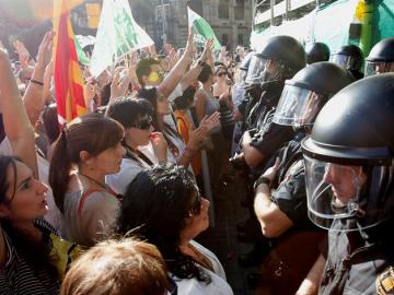 Los Mossos d'Esquadra han blindado esta tarde la sede del Instituto Catalán de la Salud