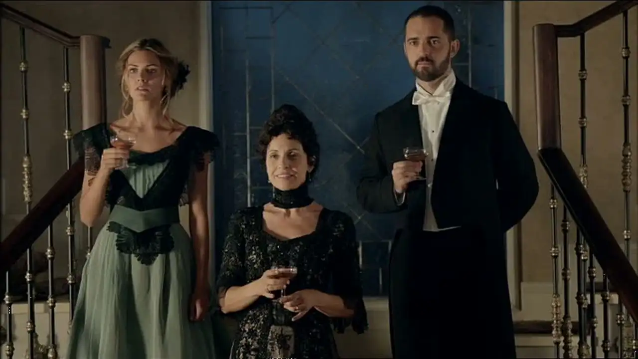 Doña Teresa anuncia el compromiso de Alicia con Diego