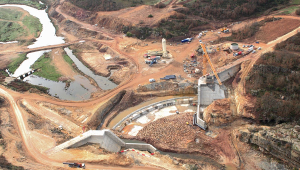 Obras del embalse de Castrovido