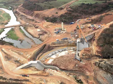 Obras del embalse de Castrovido Obras del embalse de Castrovido