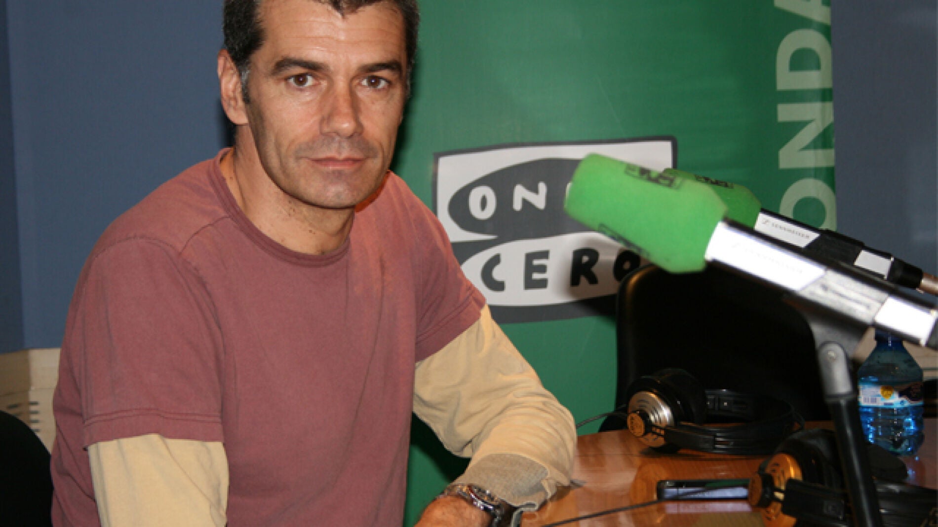 Toni Cant&oacute; en los estudios de Onda Cero