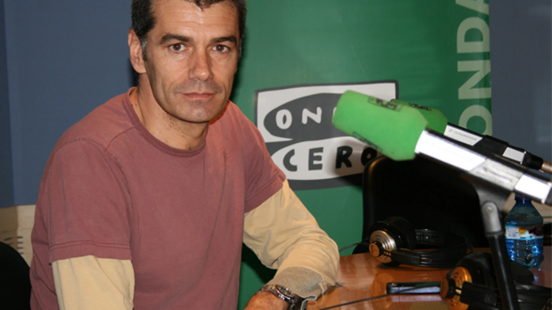 Toni Cantó en los estudios de Onda Cero Toni Cantó en los estudios de Onda Cero