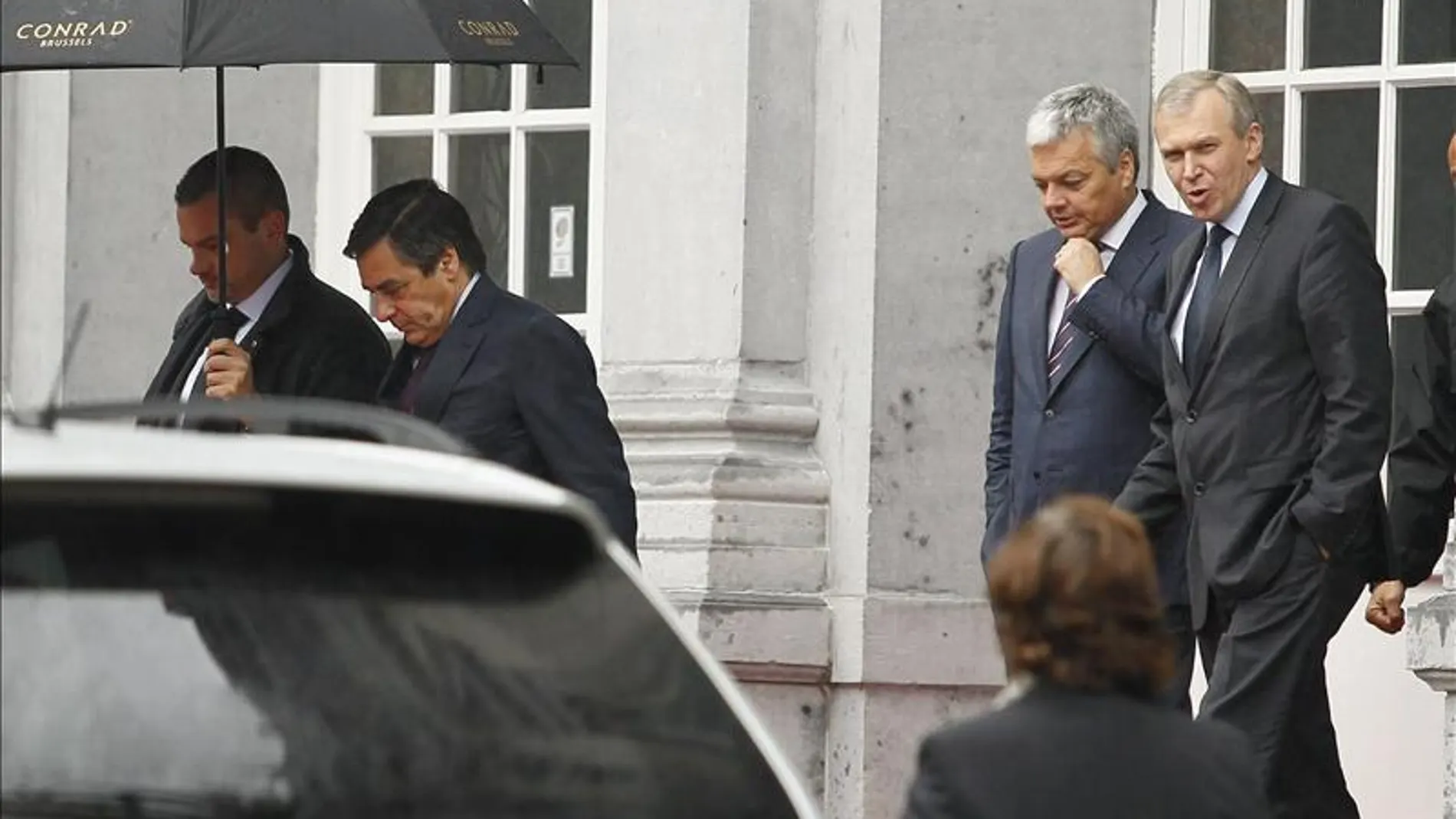 El primer ministro François Fillon y el ministro belga de Finanzas, Didier Reynders El primer ministro François Fillon y el ministro belga de Finanzas, Didier Reynders