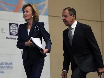 La vicepresidenta y ministra de Economía y Hacienda de España, Elena Salgado (i) y el ministro ruso de Exteriores, Sergei Lavrov La vicepresidenta y ministra de Economía y Hacienda de España, Elena Salgado (i) y el ministro ruso de Exteriores, Sergei Lavrov