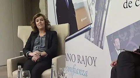 Soraya Sáenz de Santamaría en la promoción del libro de Mariano Rajoy. Soraya Sáenz de Santamaría en la promoción del libro de Mariano Rajoy.