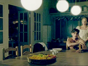 Yon González y Amaia Salamanca en Gran Hotel Yon González y Amaia Salamanca en Gran Hotel