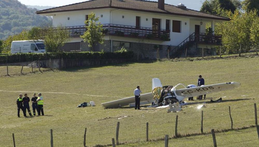 Un fallecido y un herido grave al estrellarse su avioneta