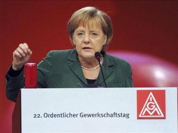 La canciller alemana Angela Merkel pronuncia un discurso
