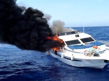 Incendio en un barco en Gran Canaria