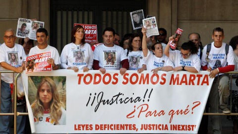 A la entrada del juzgado de Sevilla