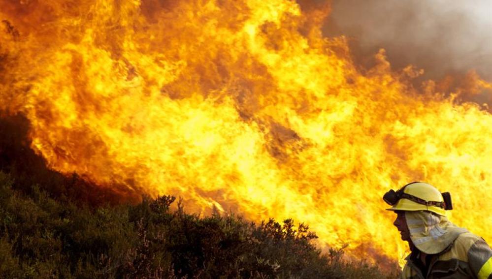 Incendio declarado en la localidad orensana de Santirso