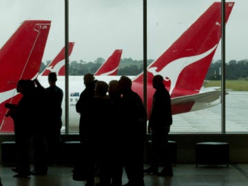 Los aviones de Qantas volverán a volar y se acabarán las huelgas