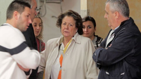 La alcaldesa de Valencia, Rita Barber&aacute;, charla con el concejal de Pedan&iacute;as, Vicente Aleixandre