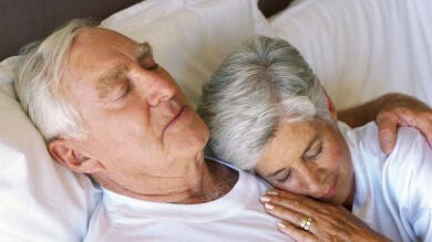 Las personas casadas viven más tiempo tras ser diagnosticadas de cáncer