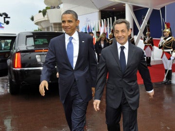 Sarkozy junto a Obama en la llegada al G-20 en Cannes