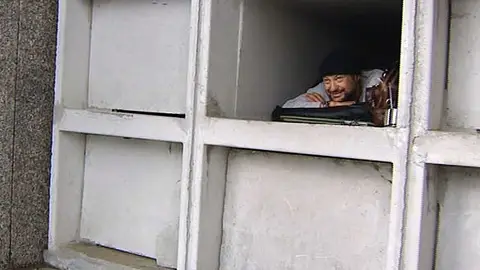 Santiago, en un nicho en el cementerio de Fisterra Santiago, en un nicho en el cementerio de Fisterra