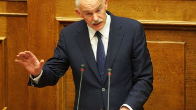Papandréu busca un gobierno de unidad