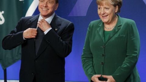 El primer ministro italiano, Silvio Berlusconi, y la canciller alemana, Angela Merkel